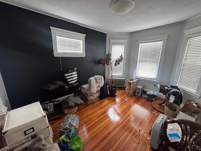 Building Photo - 40 Arbutus St