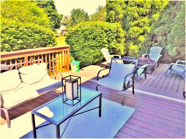 Building Photo - 47498 Fox Run Dr