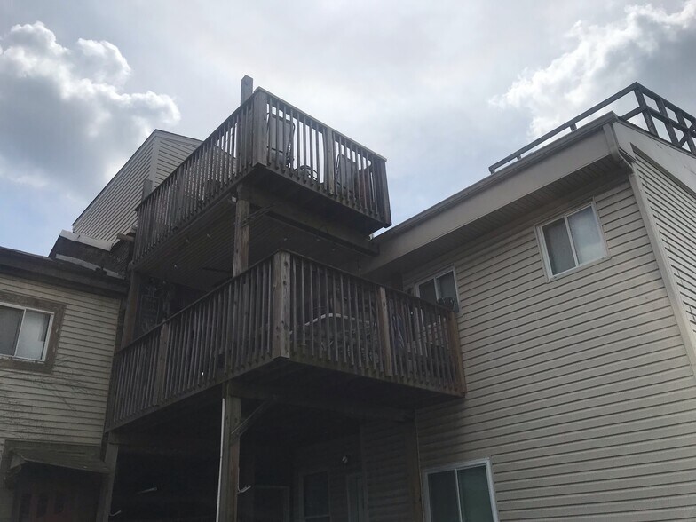 Building Photo - 1117 Freyburg St