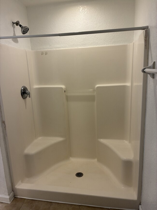 Building Photo - 6039 E Adams St