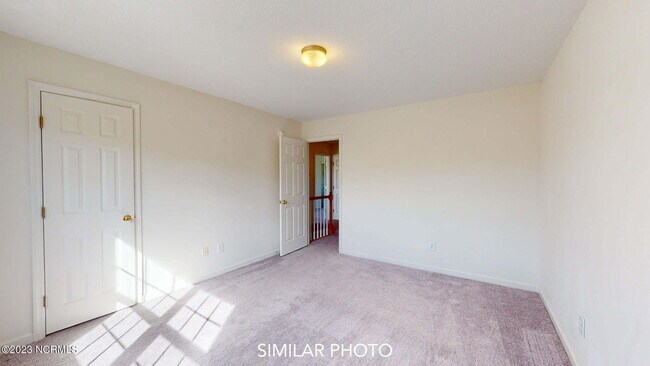 Building Photo - 104 E Coopers Ct