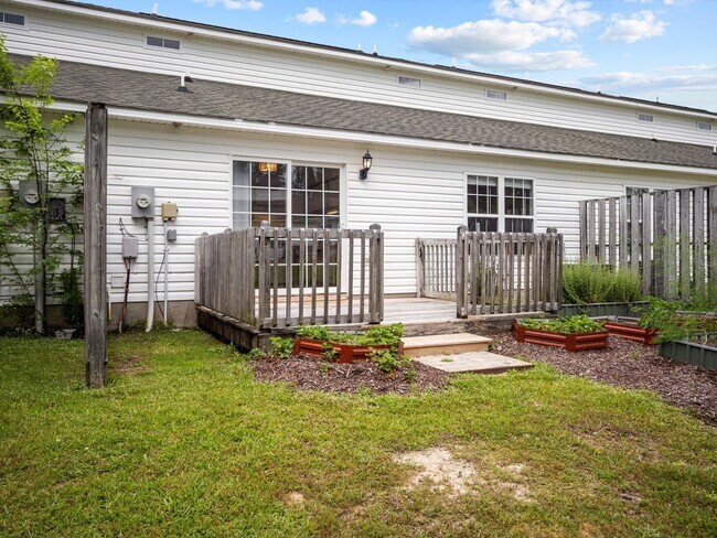 Building Photo - Welcome to Winners Circle!