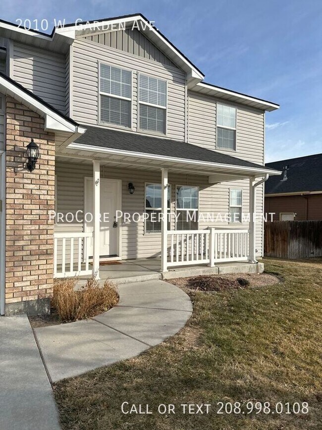 Building Photo - $2195/Month: Spacious 4-Bed, 2.5-Bath Home with 3-Car Garage on Expansive Lot