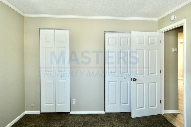 Building Photo - 2163 Hoops Dr