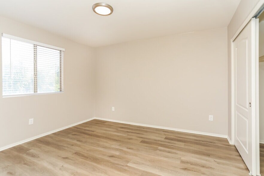 Building Photo - 11881 W Heyburn Dr