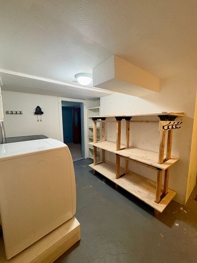 Building Photo - 2 bed 1 bath Home Near the Historic District