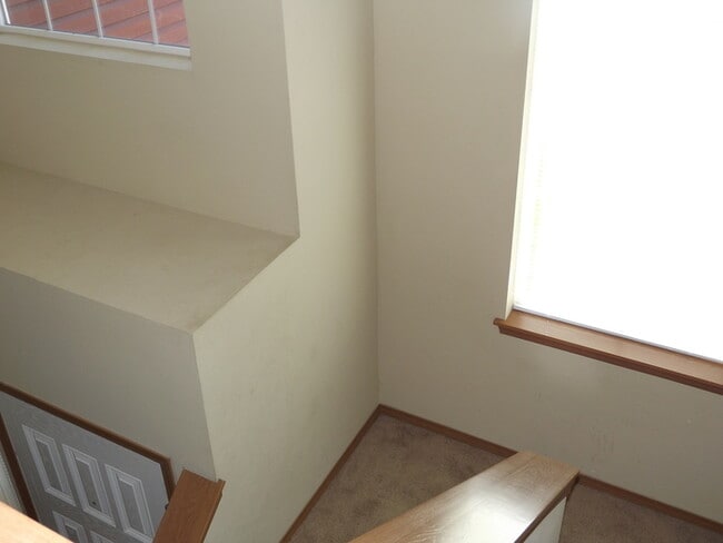 Building Photo - Spectacular 3 Bedroom Condo in "Alicia Mea...