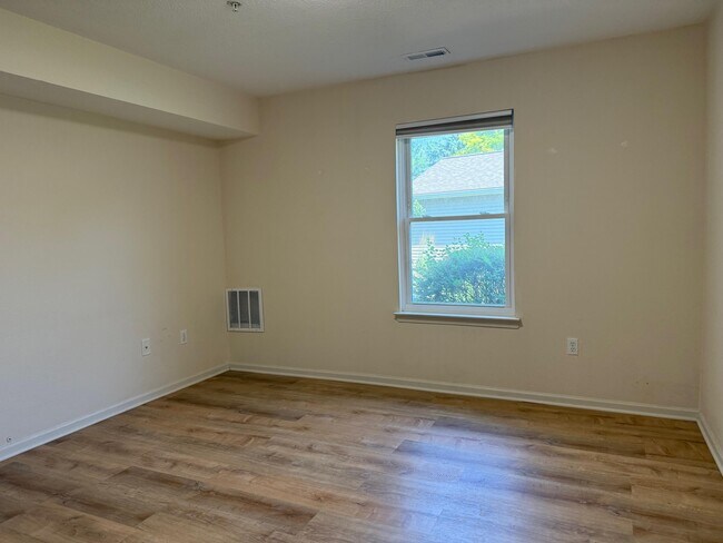 Building Photo - 1553 Long Meadow Trail