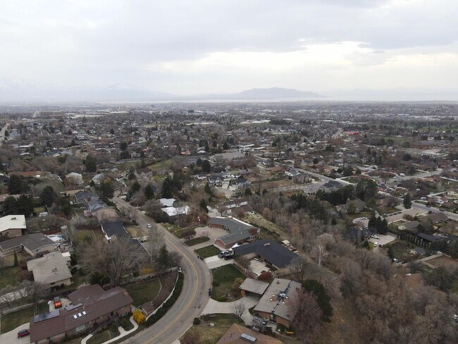 Building Photo - 3207 Apache Ln