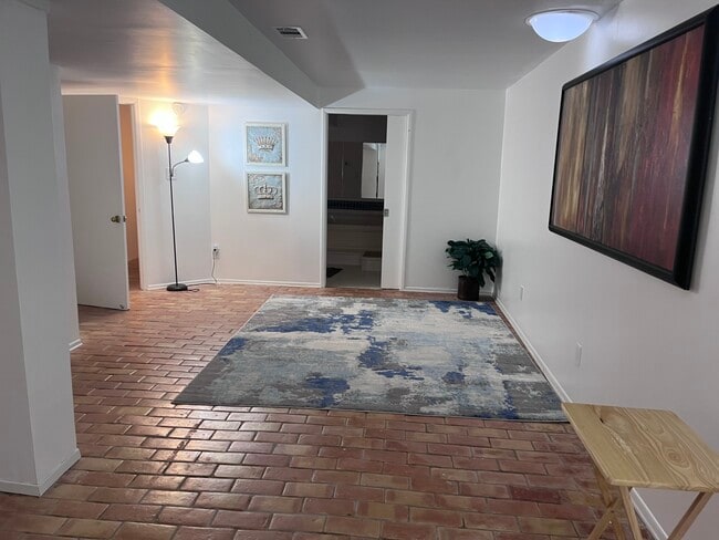 Building Photo - 104 S Tumbleweed Trail