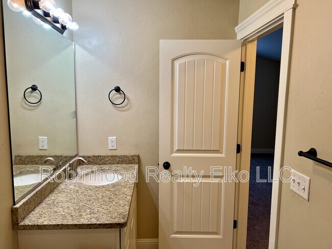 Building Photo - 3609 Autumn Colors Dr