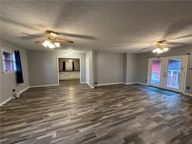 Building Photo - 7597 Rockbridge Rd SW