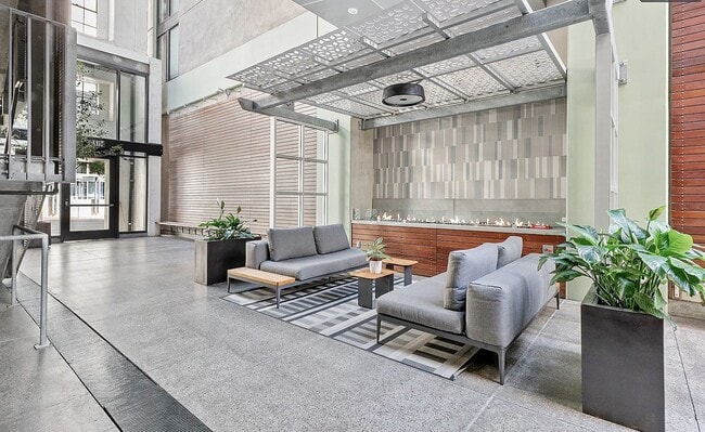 Building Photo - Stunning 1B/1BA Condo in East Village W/ A/C, W/D, Rooftop Deck, Padres Stadium Views, Community ...