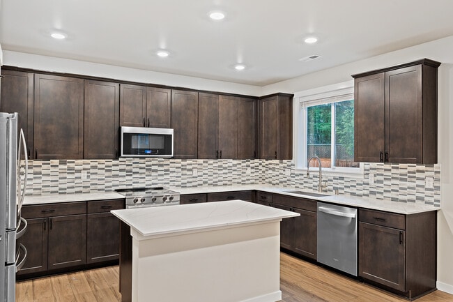 Building Photo - 11225 SE 245th Pl