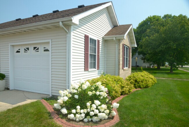 Building Photo - 534 Eagle Ridge Dr