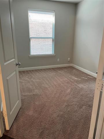 Building Photo - 713 Field Crossing