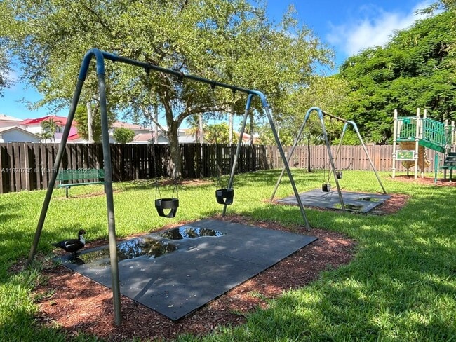 Building Photo - 11047 SW 154th Ct