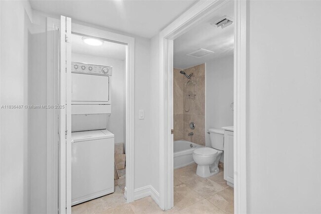 Building Photo - 101 Sidonia Ave