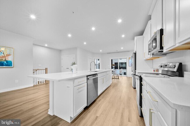 Building Photo - 43730 Transit Sq