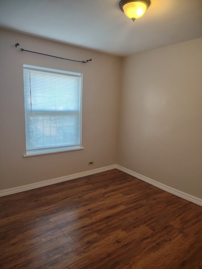 Building Photo - 4109 W 63rd St
