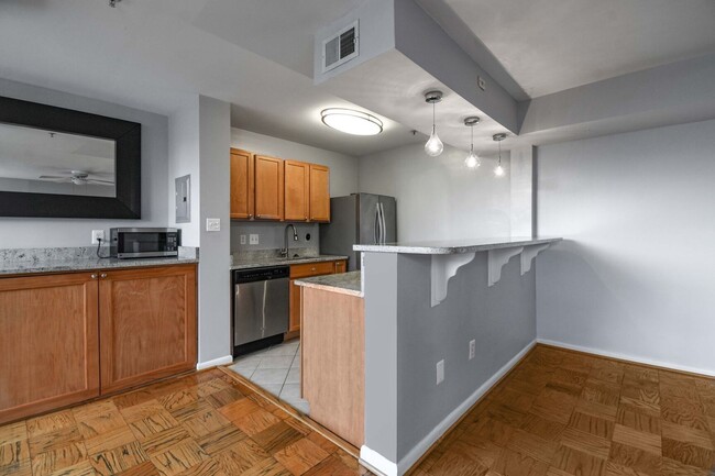 Building Photo - $500 Rent Credit for a Lease Start by 2/28...