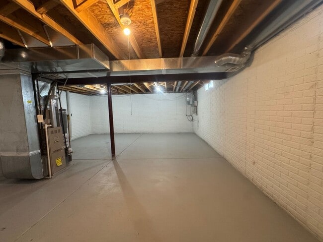 Building Photo - Newly Renovated 3BR/2BA Single-Family Home with Garage – Cleveland