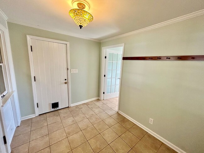 Building Photo - Amazing Home in Tahoma Terrace!