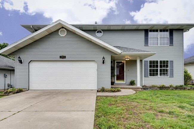 Primary Photo - Beautiful 2 story, 5 bedroom, 3 bath home available NOW!