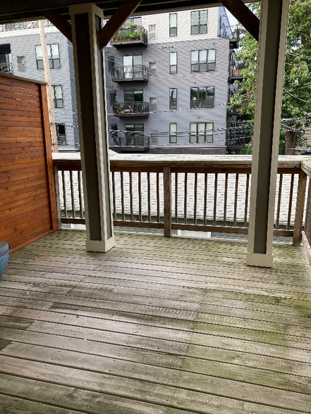 Building Photo - 593 Laurel Ave