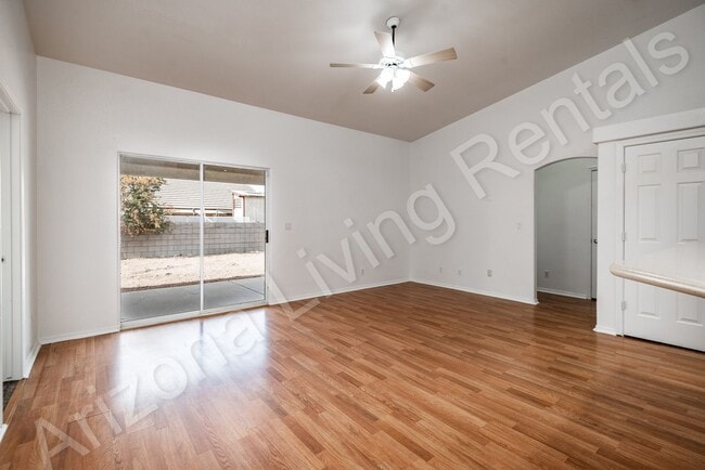 Building Photo - AMAZING 4 BEDROOM HOME