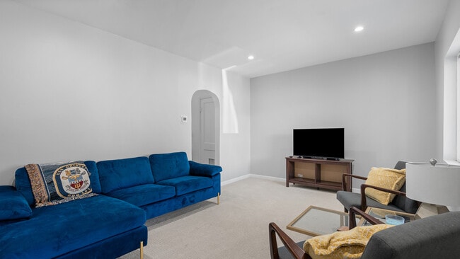 Building Photo - 4300 Bristol St