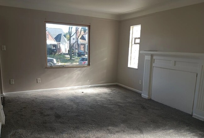 Building Photo - Charming 3 Bedroom Bungalow