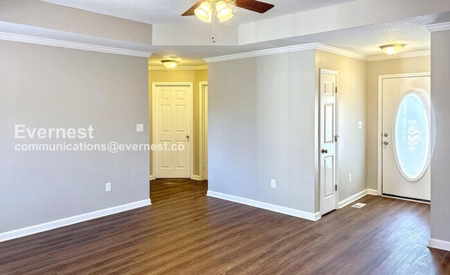 Building Photo - 450 Loveless Rd