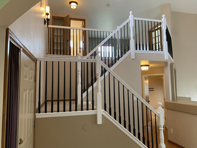 Building Photo - 11201 Glenmoor Ct
