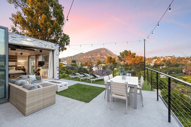 Building Photo - 3420 Blair Dr