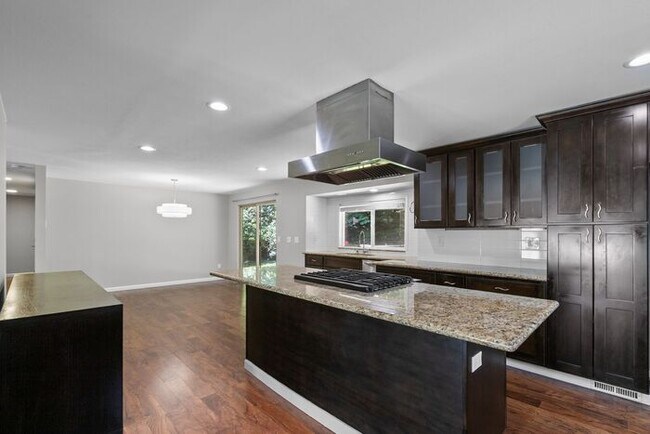 Building Photo - Air Conditioned Urban Retreat in Whispering Pines