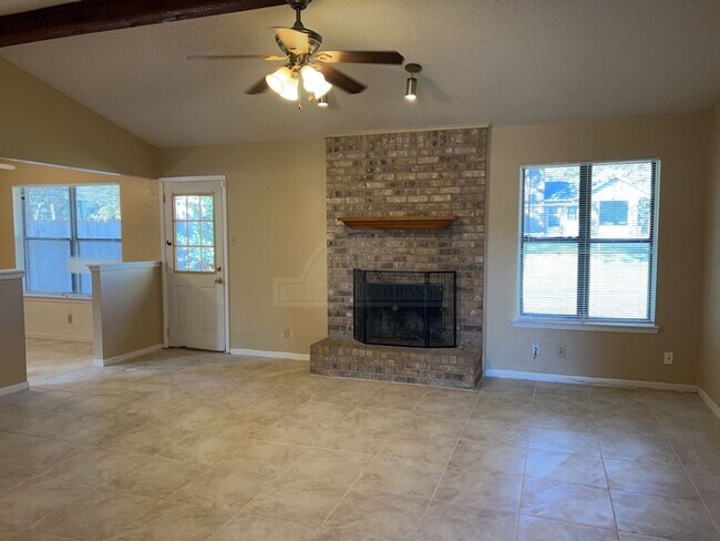 Building Photo - 3313 Sungate Dr