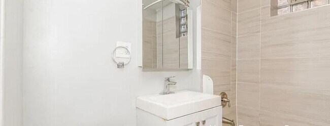 Building Photo - 2 bedroom in Chicago IL 60622