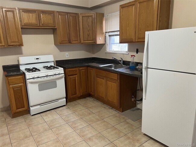 Building Photo - 119-13-119-18 18th Ave