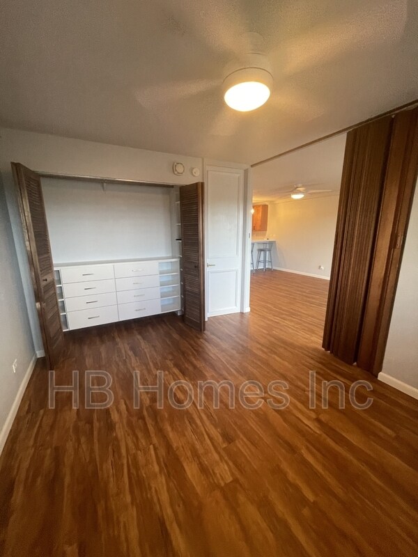 Building Photo - 14 Aulike St