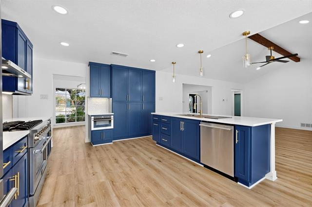 Building Photo - 7116 Town Bluff Dr