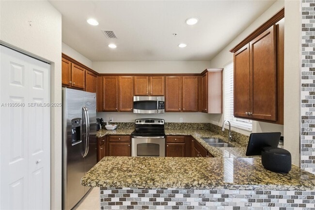 Building Photo - 165 Emerald Creek Terrace