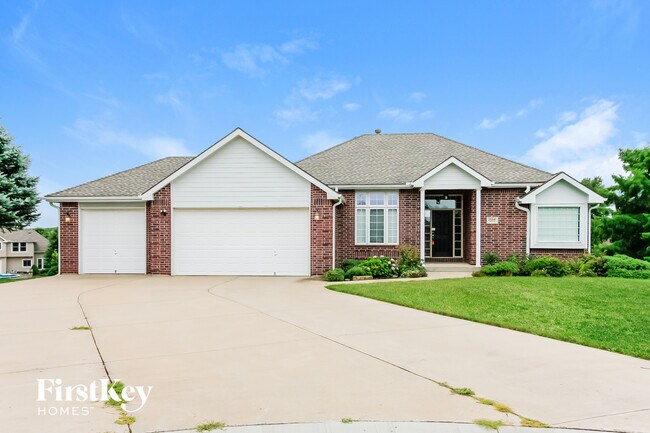 Building Photo - 15541 Pine Ridge