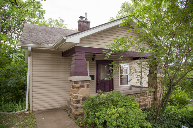 Primary Photo - 601 N Forest Heights