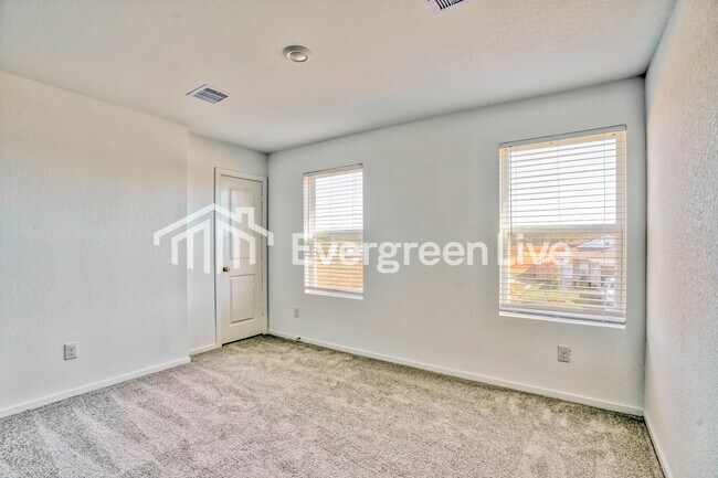 Building Photo - 732 Magnolia Creek Dr