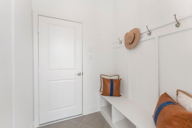 Building Photo - 26545 Pioneer Pointe Ct