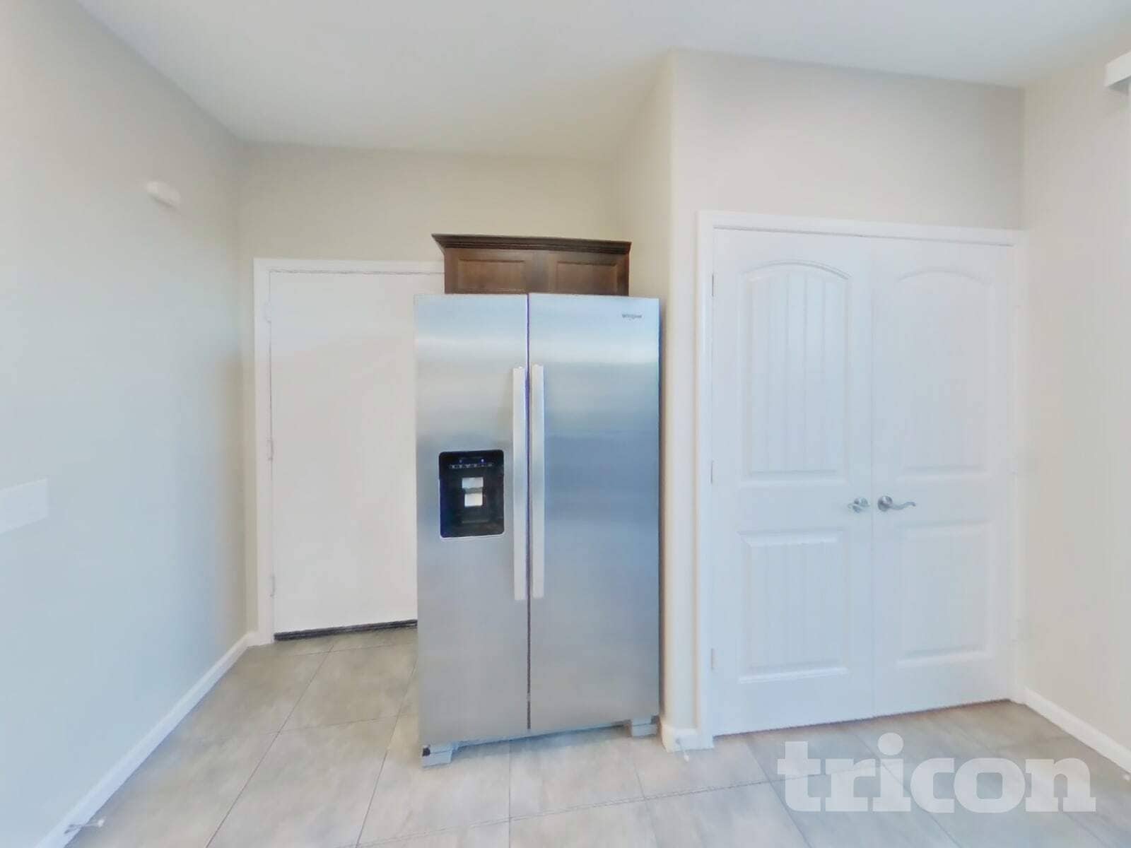 Building Photo - 10336 W Devonshire Ave