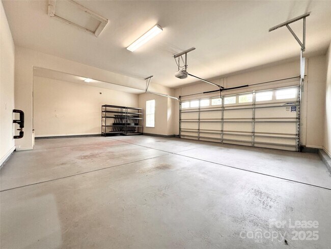Building Photo - 10428 Honeyfur Ct