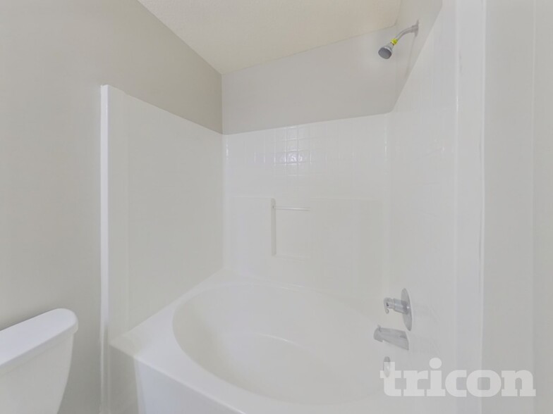 Building Photo - 337 White Gables Dr