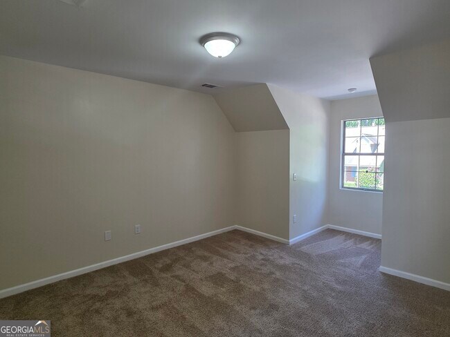 Building Photo - 113 Towne Pk E Dr